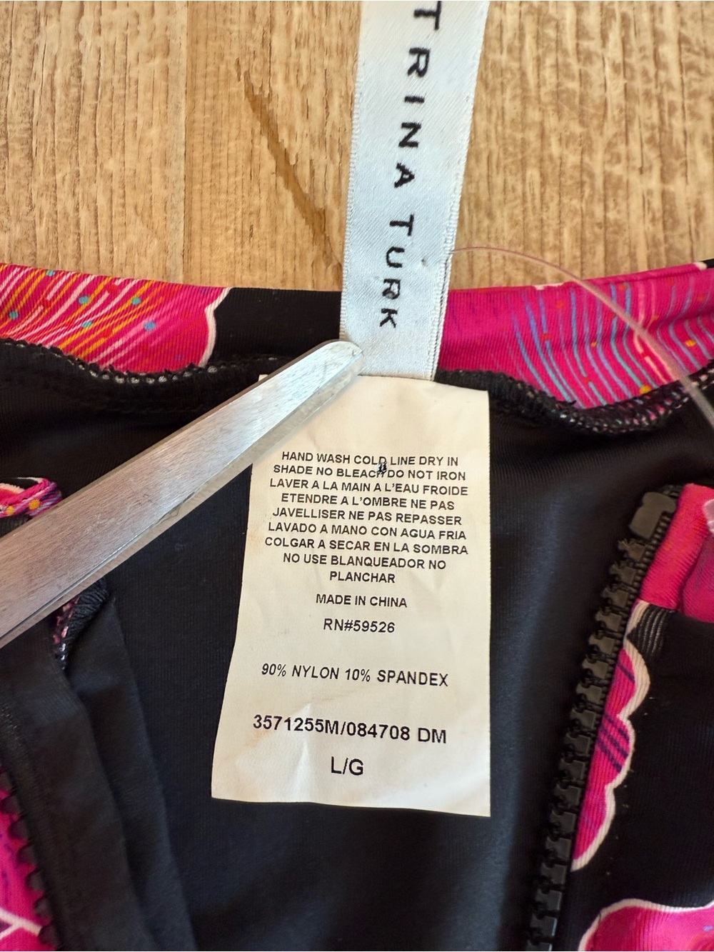 Trina Turk Fluery Paddlesuit One Piece Size L Long Sleeve Zip NWOT - Picture 6 of 10